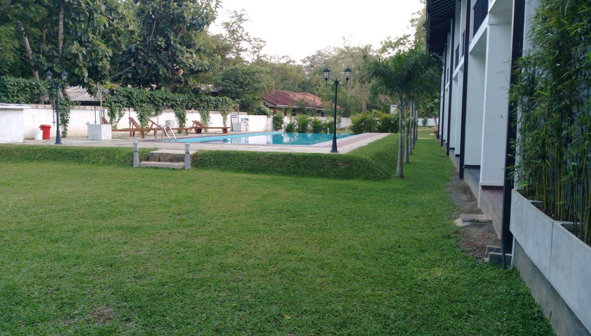 Samwill Holiday Resort Kataragama Luaran gambar